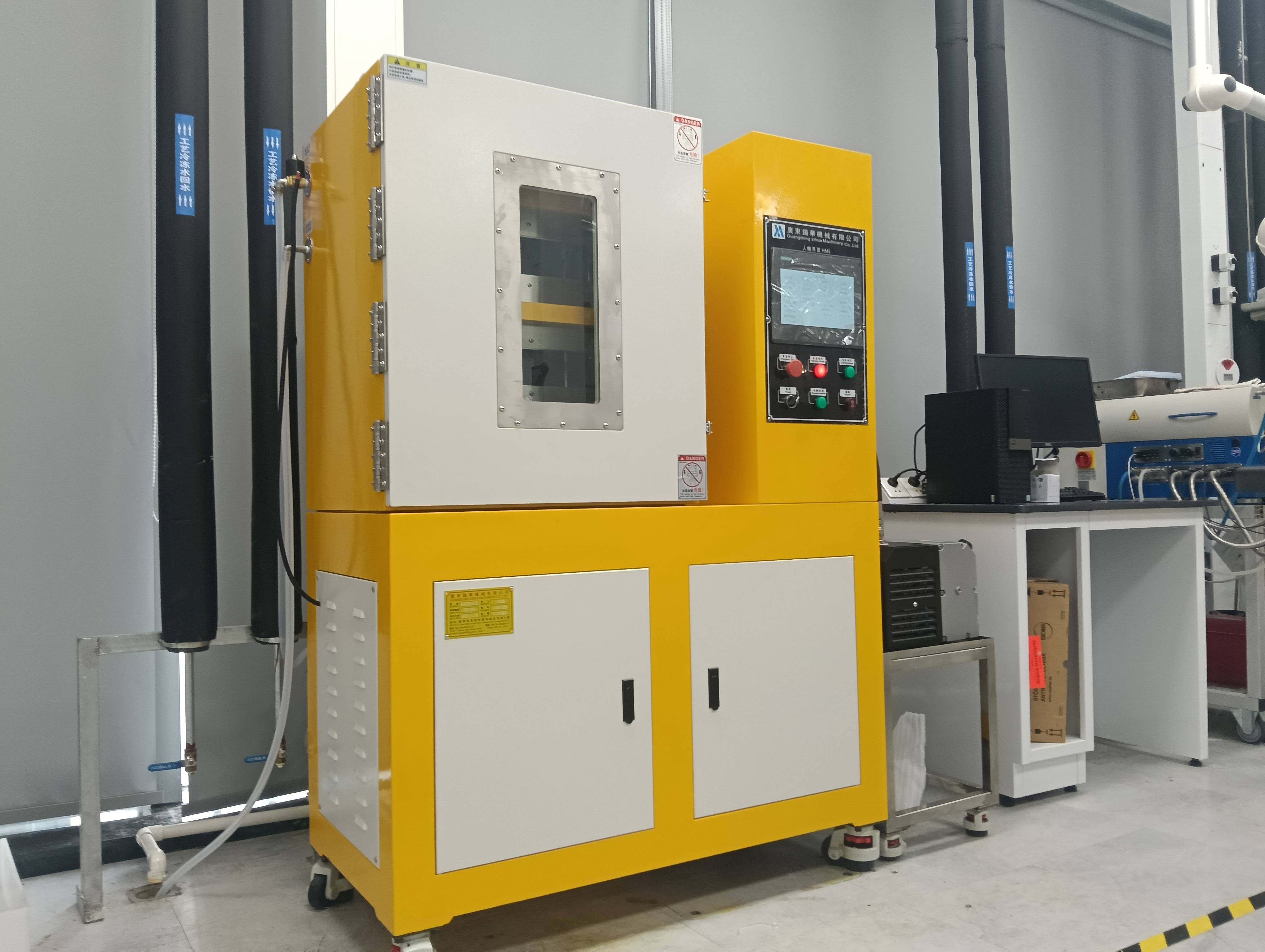 廣東錫華抽真空硫化機在復合材料熱壓成型中的應用